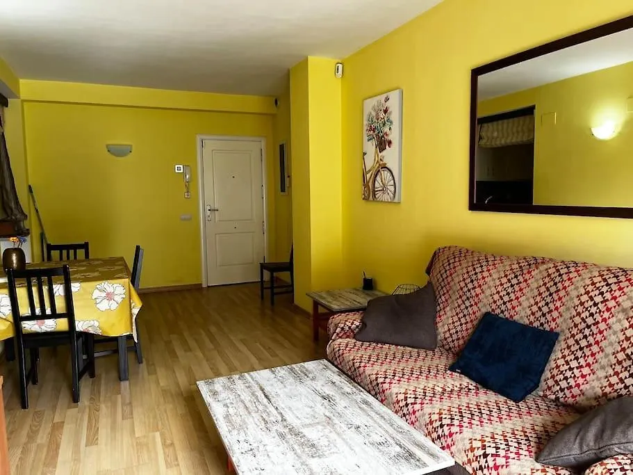 Hermoso Apartamento Con Piscina A 300M De La Playa Lloret de Mar Spain