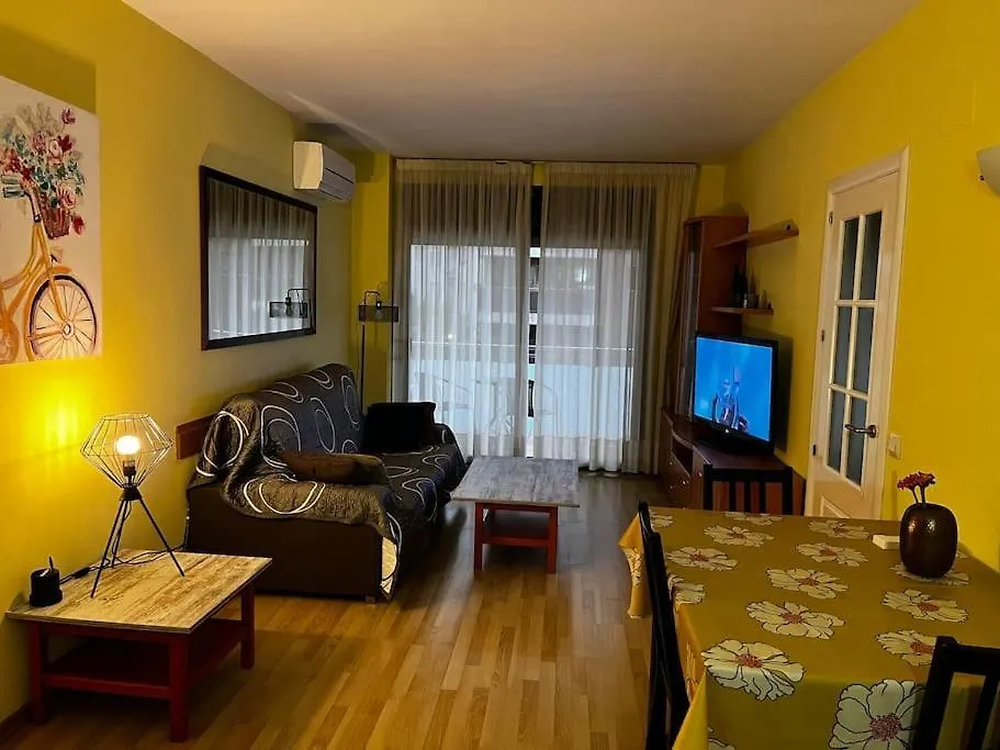 Hermoso Apartamento Con Piscina A 300M De La Playa Lloret de Mar 0*,  Spain